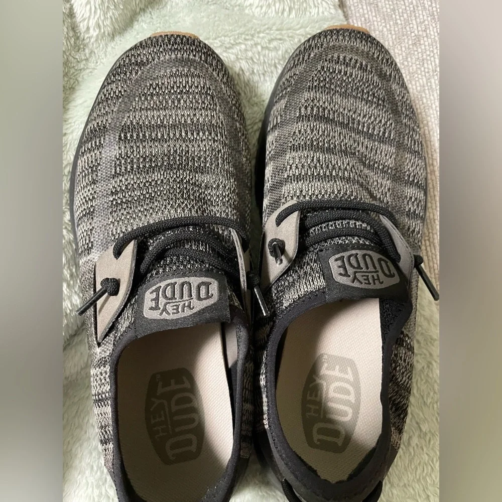 ✨Women’s Hey Dude Shoes Size 8 - Picture 4 of 7